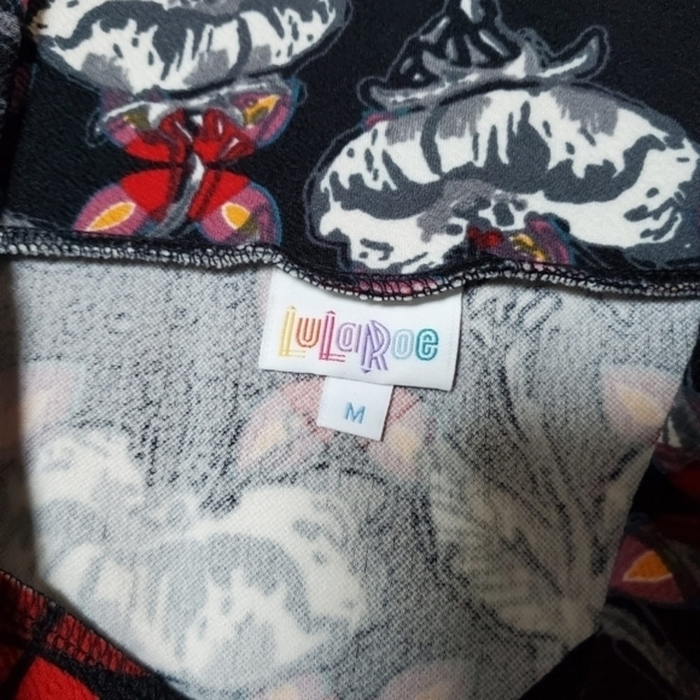 NEW Lularoe Cassie skirt. Medium. Floral print. Pencil skirt. - Picture 5 of 8